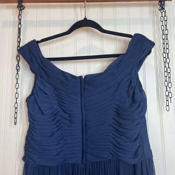 David’s Bridal Women’s Navy Blue Pleated Gathered Maxi Bridesmaid Dress Size 16 - Picture 5 of 10